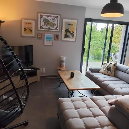 House 6 People With Jacuzzi St Marc Sur 44 Holiday home *