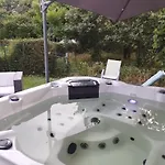 House 6 People With Jacuzzi St Marc Sur 44 * Saint-Nazaire