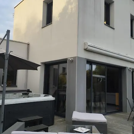 House 6 People With Jacuzzi St Marc Sur 44 * Saint-Nazaire (Loire-Atlantique)